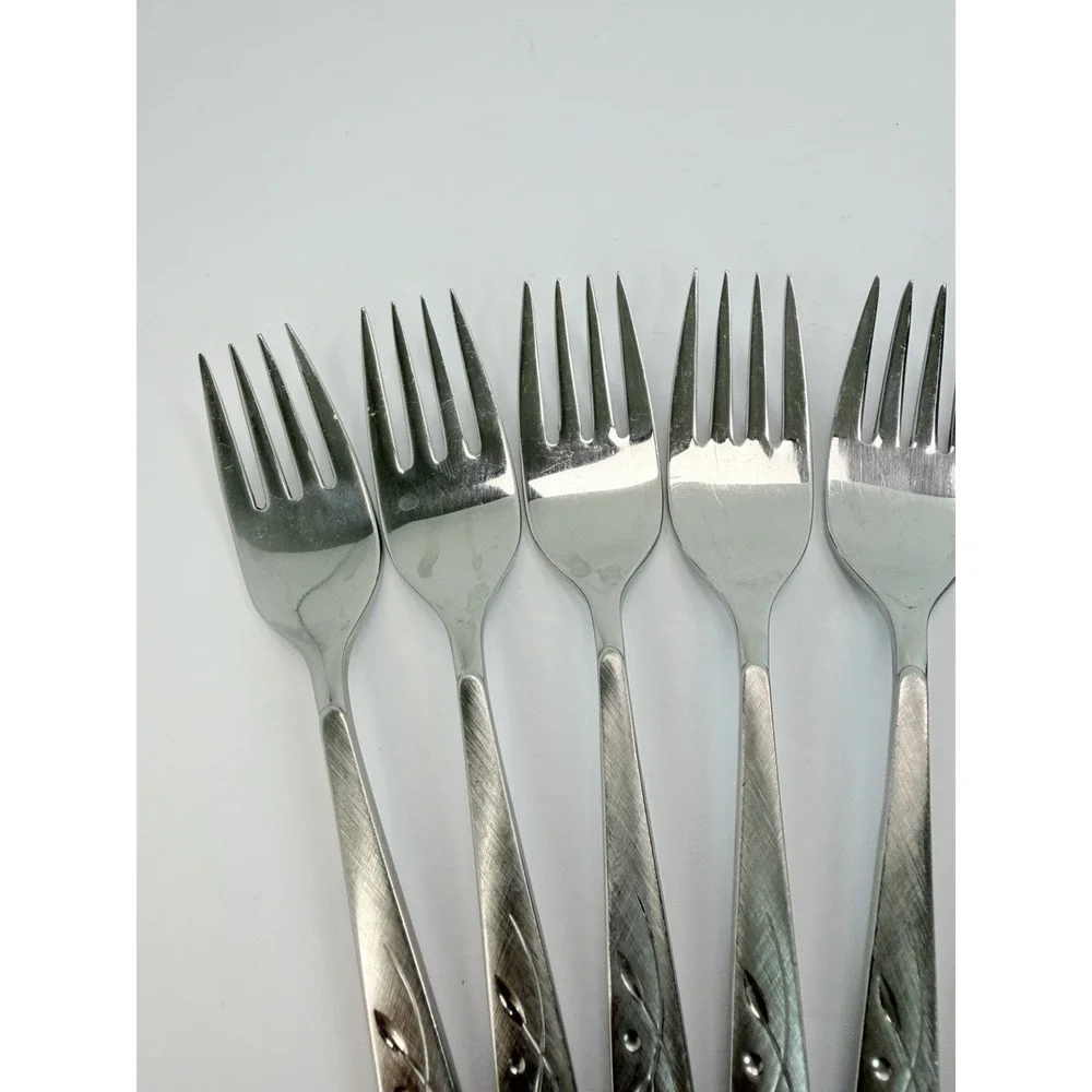 Lot of 8 Oneida Will O' Wisp Cube Stainless Salad Forks 6 3/4
